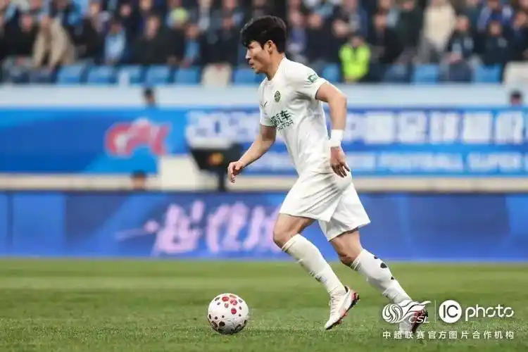比利时甲级联赛：沙勒罗瓦 VS 标准列日